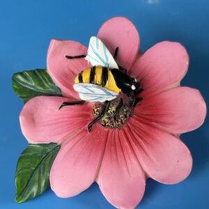 Vintage Avon Floral Bee Decor